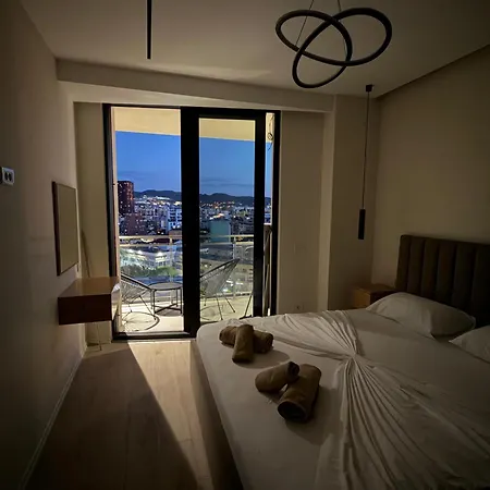 Luxury Skyline -tirana Center Appartement