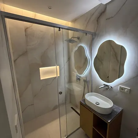 Luxury Skyline -tirana Center Appartement