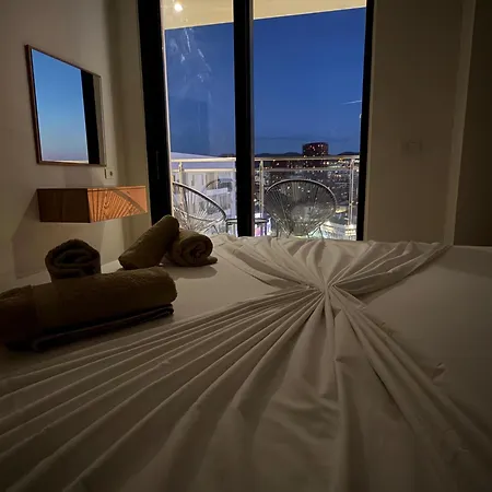 Luxury Skyline -tirana Center Appartement *